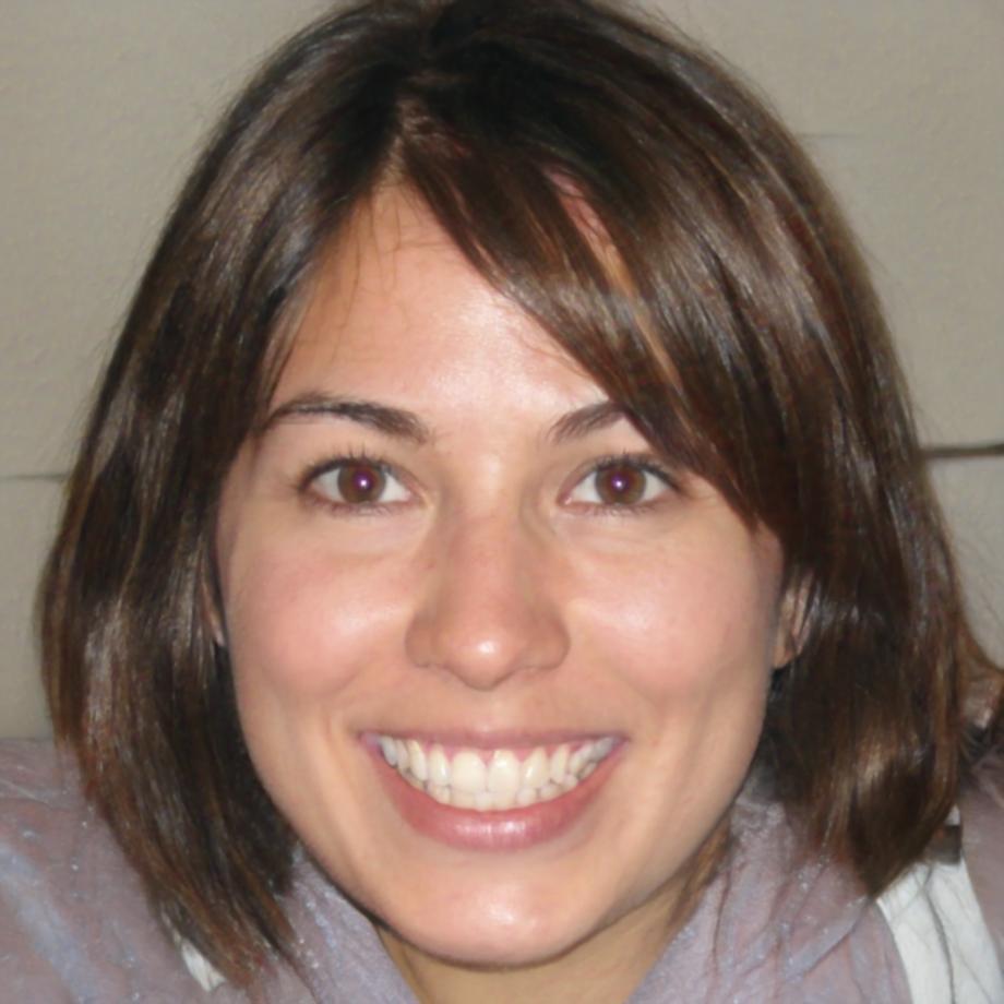 Portrait de Léonie Dubreuil, spécialiste en pédagogie digitale